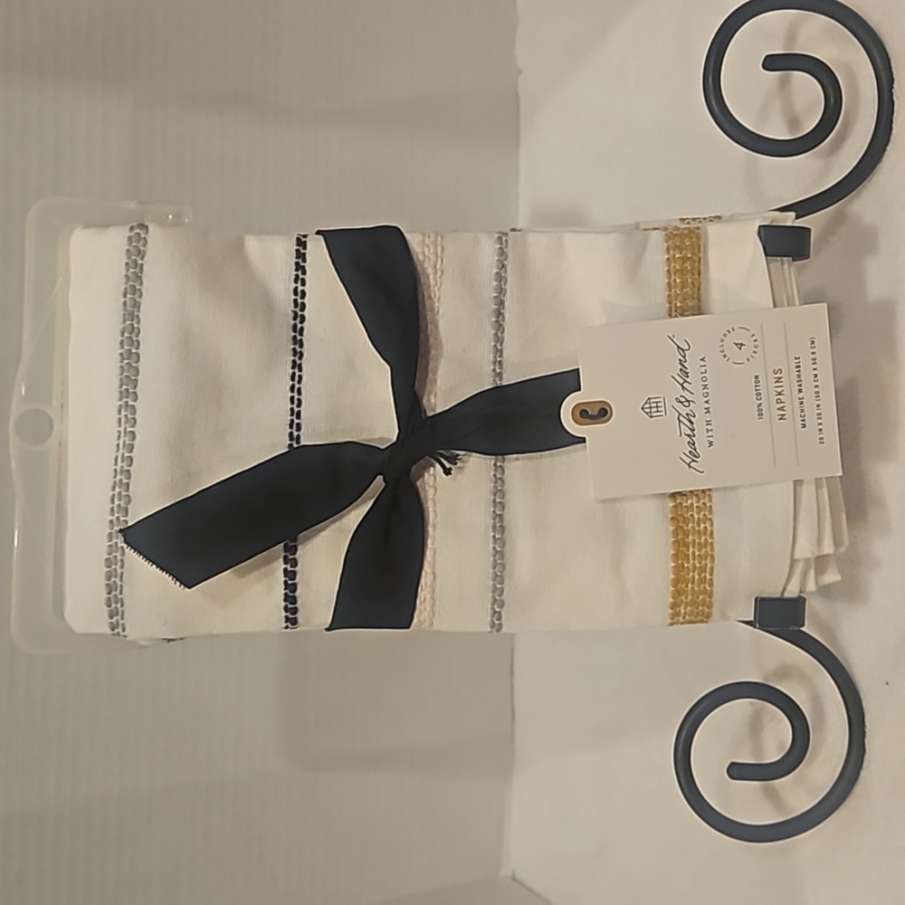Hearth & Hand | NWT Embroidered Blanket Stitch Cotton Set of 4 Napkins